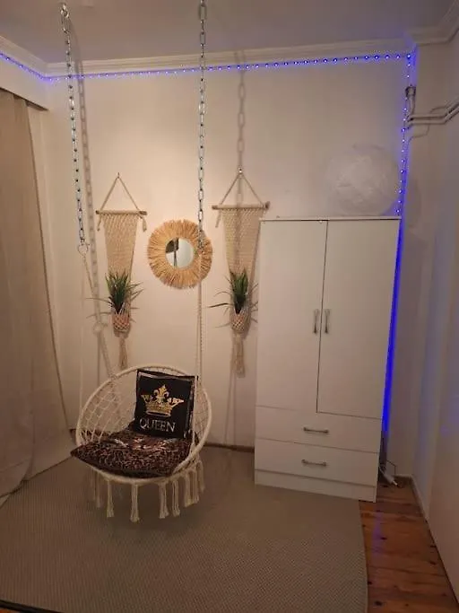 Queen Suites 60M2 테살로니키 아파트