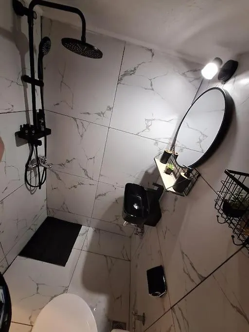 Queen Suites 60M2 테살로니키 0*,  그리스